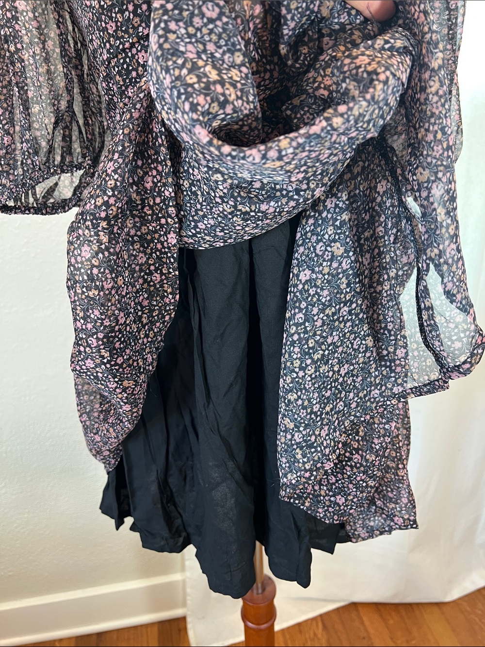 saltwater LUXE Carlie Black Mini Dress with Pink Floral Pattern. Size S. NWT - Picture 8 of 9